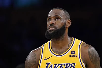 “Curry is a better Dad!” former NBA legend blasts LeBron James for choosing Bronny’s words