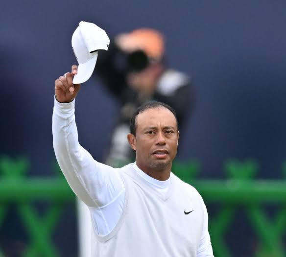 Tiger woods says goodbye to golfing